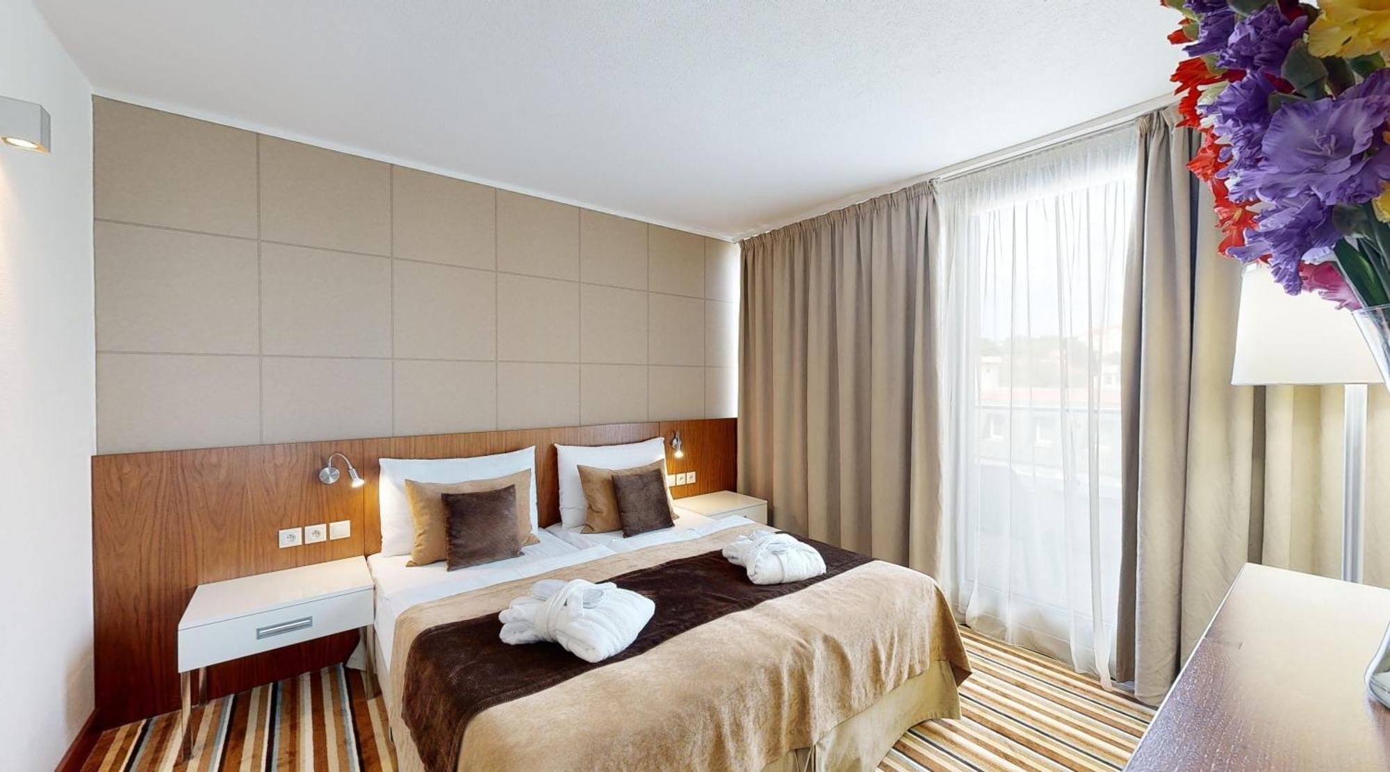 לביצה Business Hotel Astrum Laus מראה חיצוני תמונה