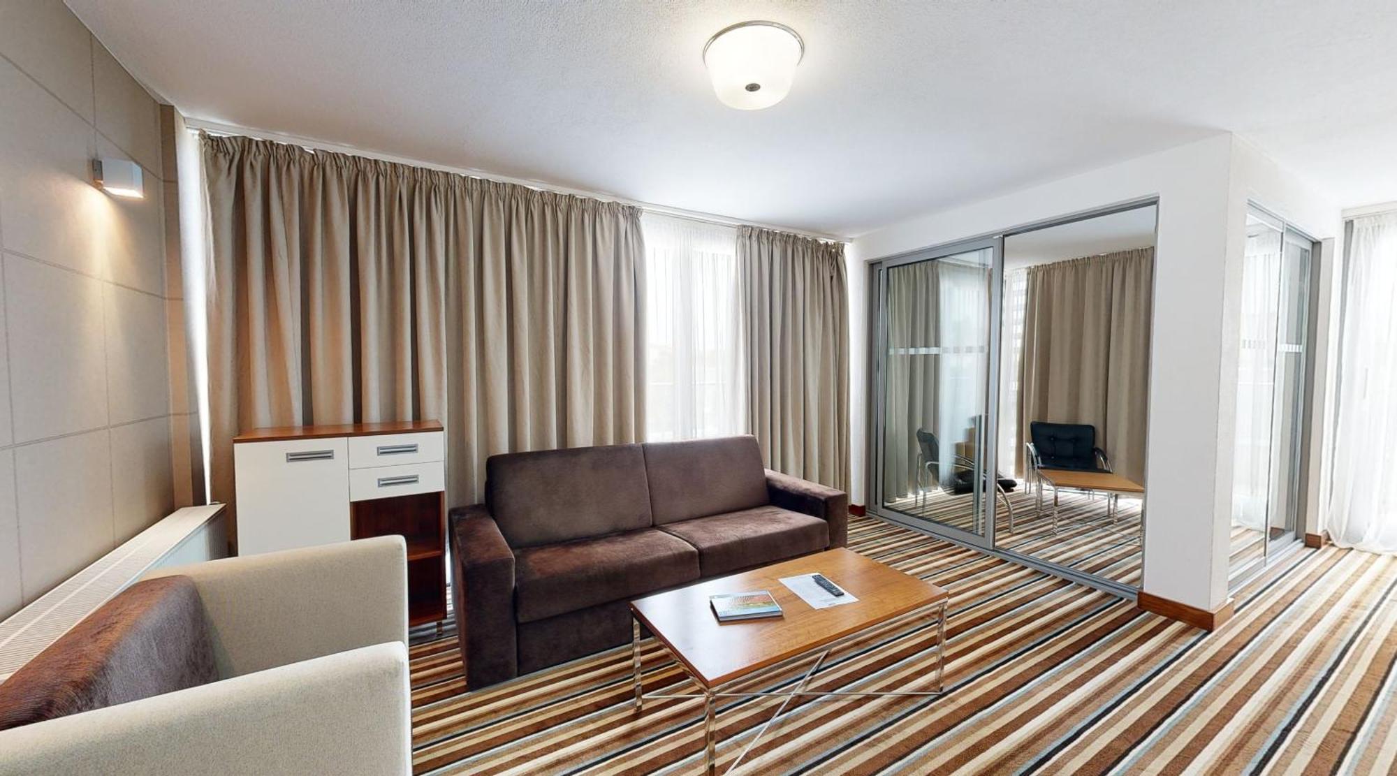 לביצה Business Hotel Astrum Laus מראה חיצוני תמונה