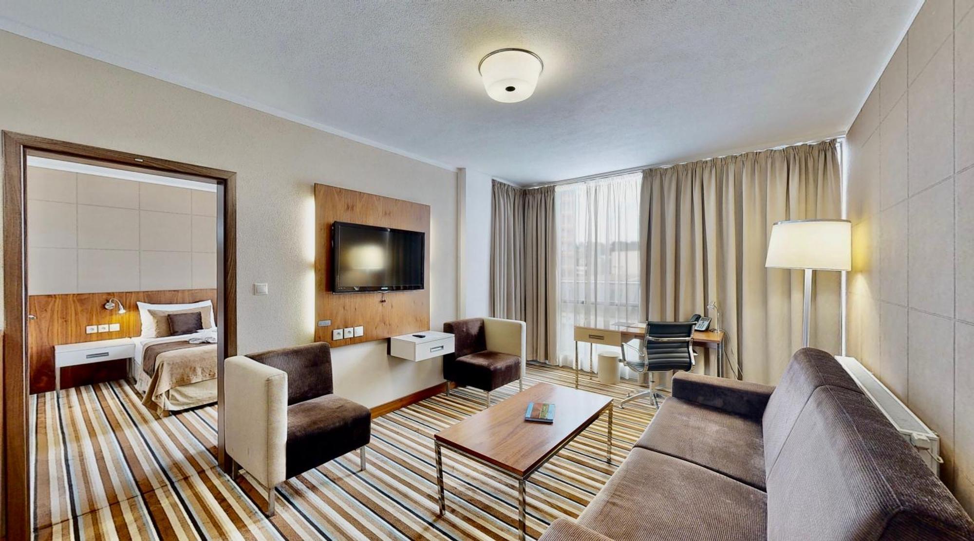 לביצה Business Hotel Astrum Laus מראה חיצוני תמונה
