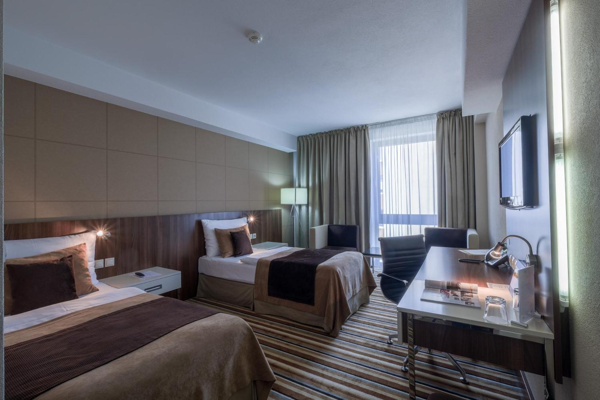 לביצה Business Hotel Astrum Laus מראה חיצוני תמונה