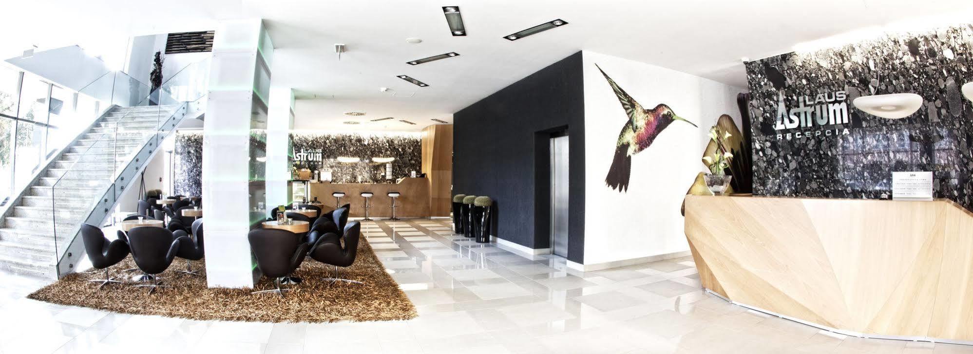 לביצה Business Hotel Astrum Laus מראה חיצוני תמונה