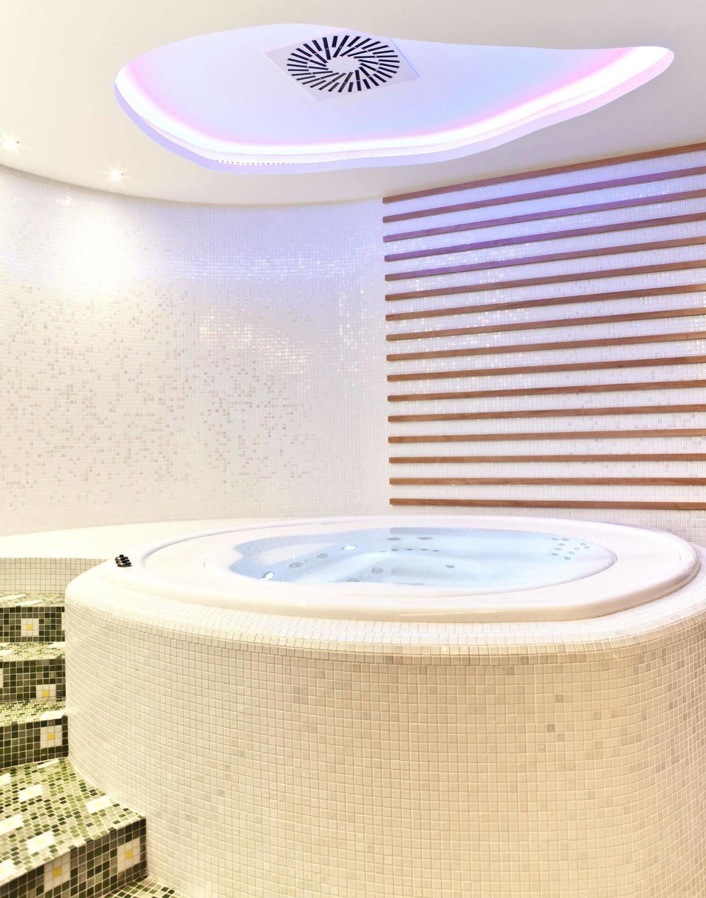 לביצה Business Hotel Astrum Laus מראה חיצוני תמונה