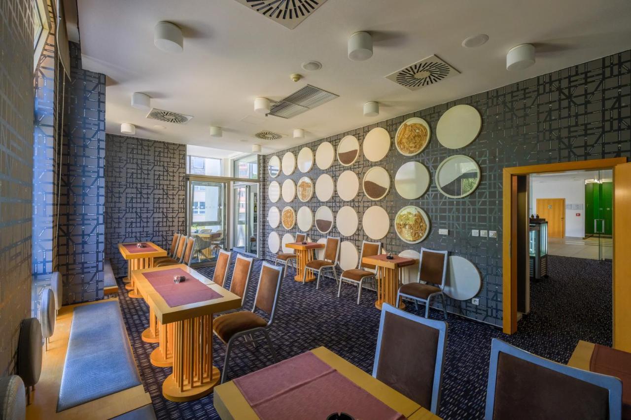 לביצה Business Hotel Astrum Laus מראה חיצוני תמונה