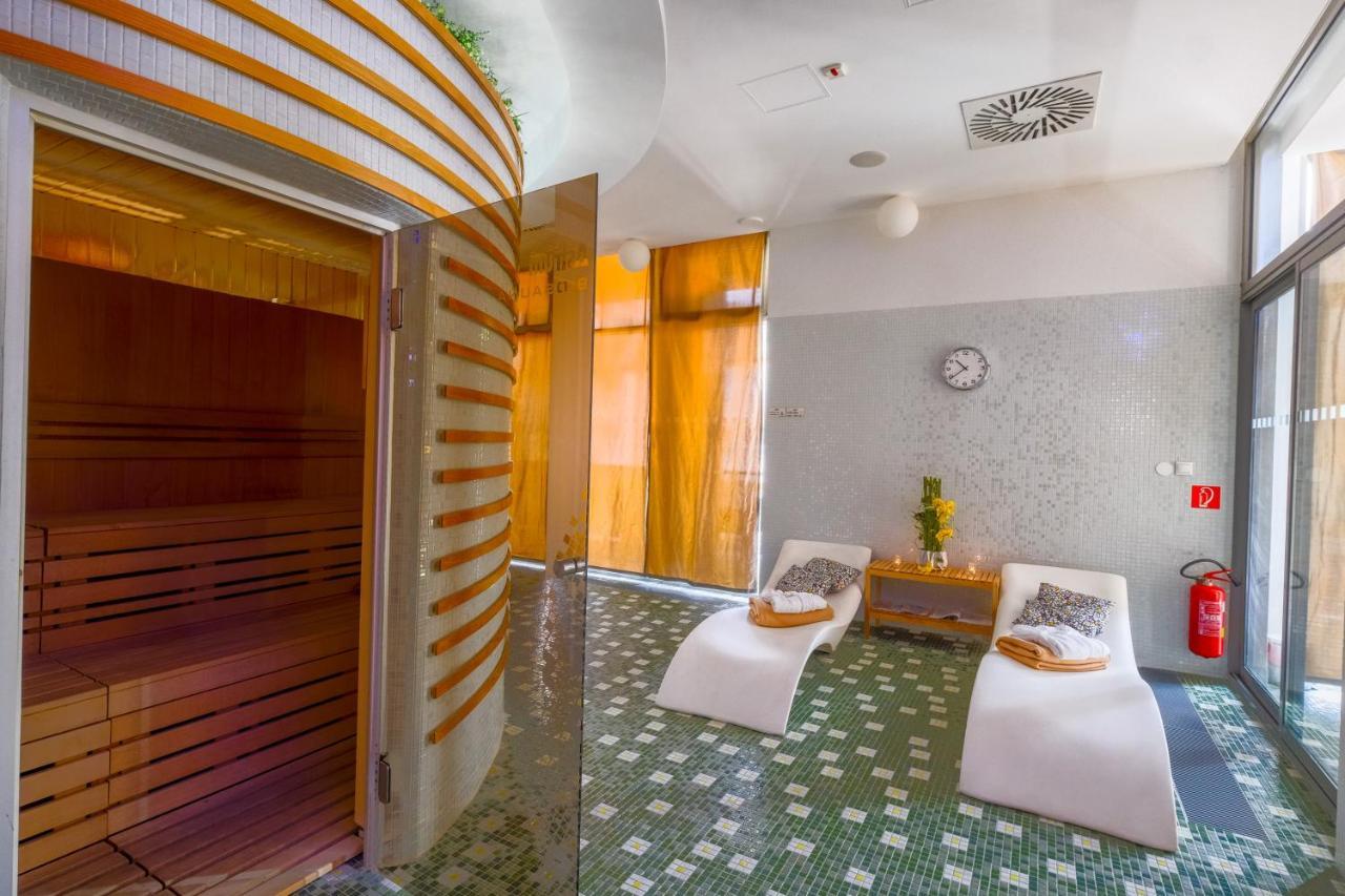 לביצה Business Hotel Astrum Laus מראה חיצוני תמונה